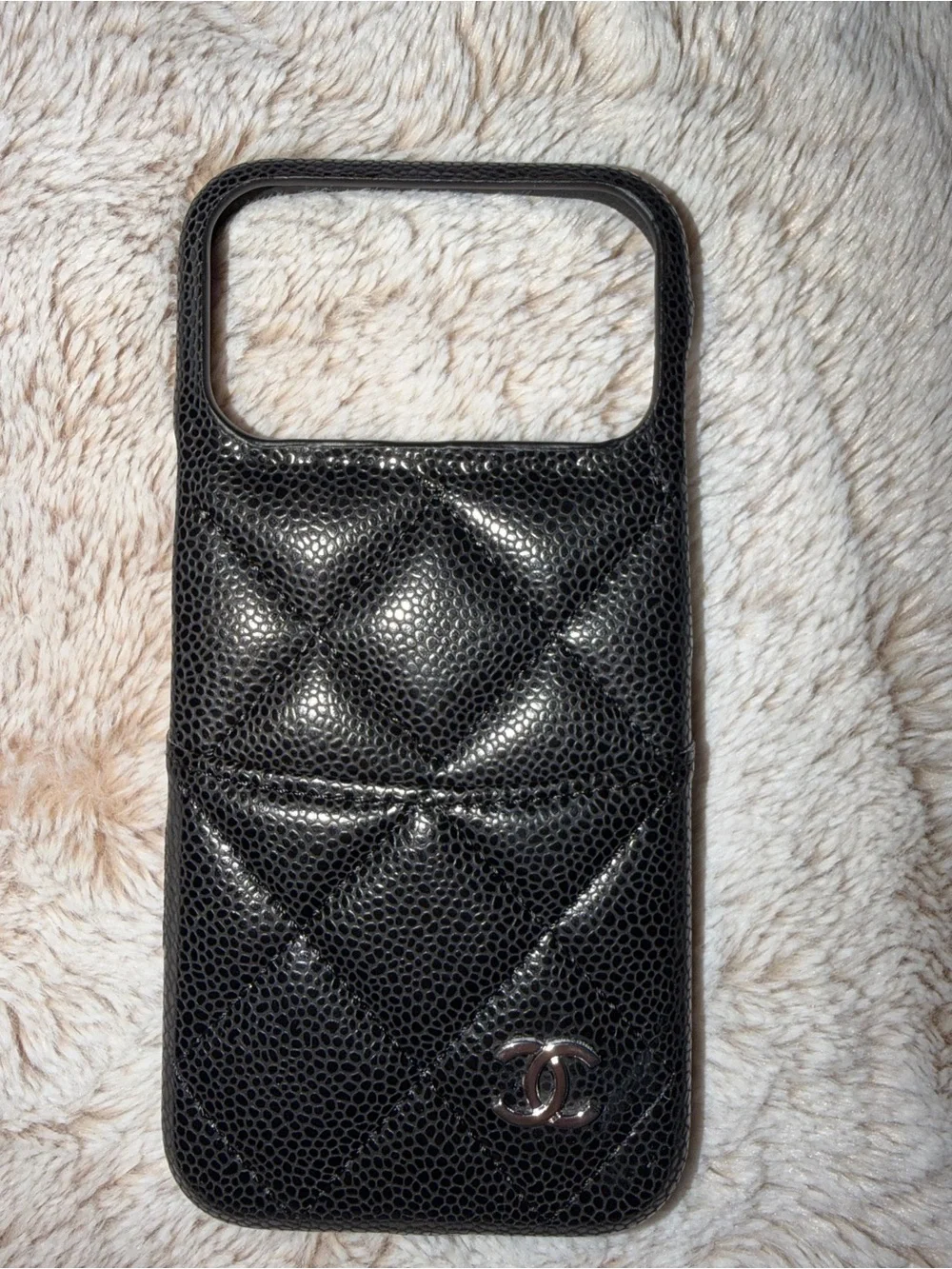 17 pro max Black Quilted Leather Phone Case